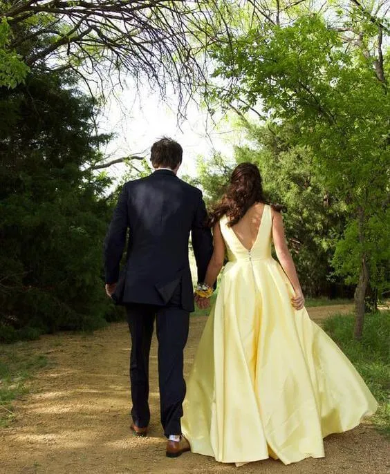 Evening Dresses A Line V Neck Prom Dresses Satin Backless Lace
